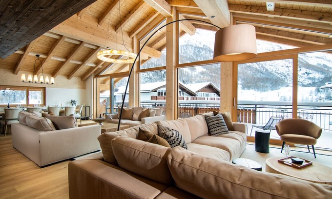 Saas-Fee Apartment | Luxurious penthouse in a prime location in Haus Berghof