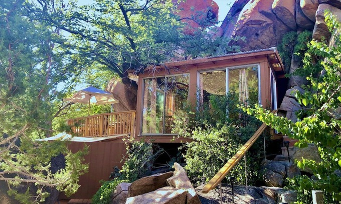 Prescott RV Rental | Rejuvenating Tree House Getaway with Pool Access in Prescott, Arizona