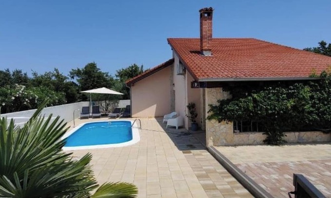 Buici House | Villa Leonore with heated pool