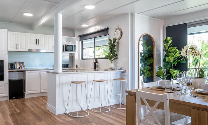 Kangaroo Point Apartment | Spacious 3BR Apartment in Kangaroo Point CBD