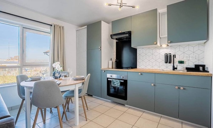Woippy Apartment | Le Cookie - 4 pers' - 2 beds - Station 50m - Garage