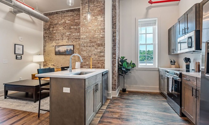 McMinnville Condo | Charming 1BR condo in McMinnville, TN, perfect for a cozy getaway.