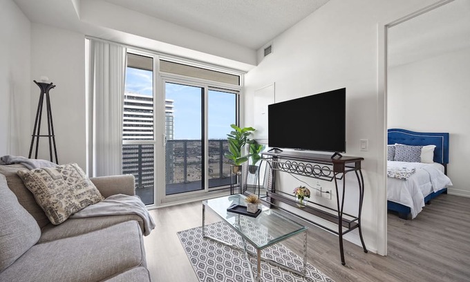 Vaughan Apartment | Stay in the heart of downtown Vaughan in this modern one-bedroom condo