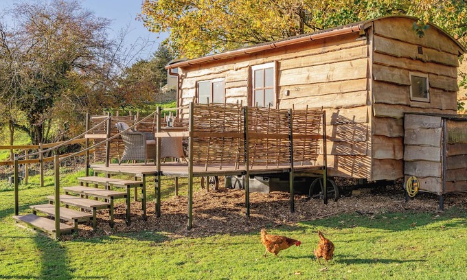 Malmesbury Cabin | The Cosy Goose - Shepherds Hut