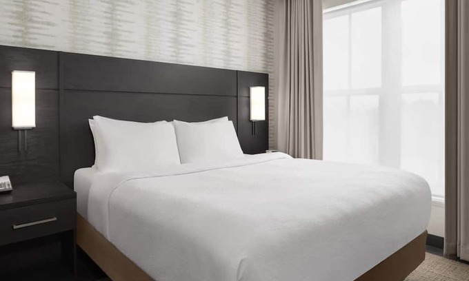 Isle of Palms Hotel | Room with Full Kitchen! Outdoor Heated Pool! Free Parking Onsite!