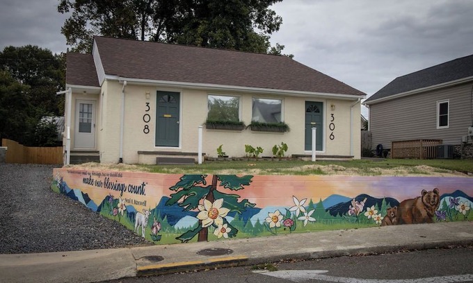 Mount Airy Apartment | Downtown Delight King Beds Comfort & the Greenway!