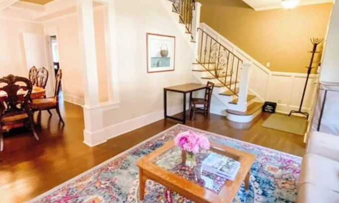 Queen Anne House | Elegant 7BR/4BA Queen Anne Home, Space Needle