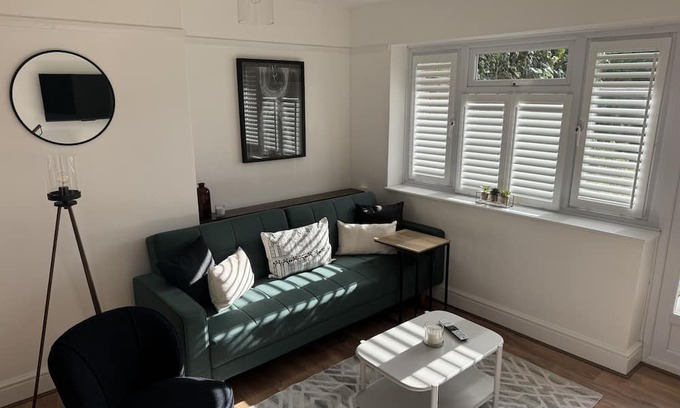 Chelmsford Apartment | Luxury apartment in Moulsham | Long Stays Welcome