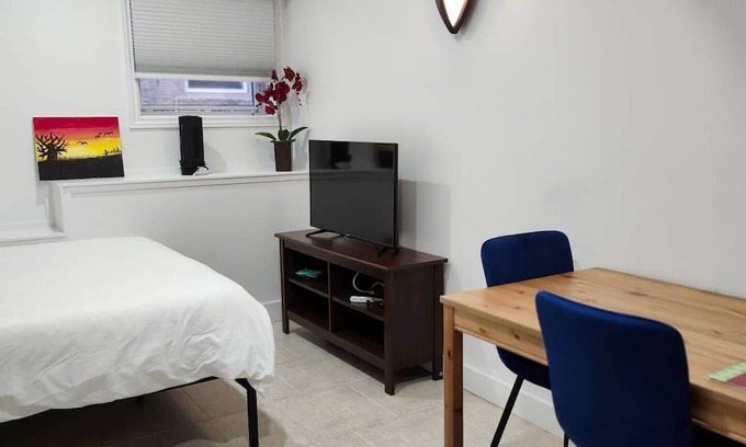 Vaughan House | Comfy new renovated 3 bed 3 bath above ground basement 7min to Canada Wonderland