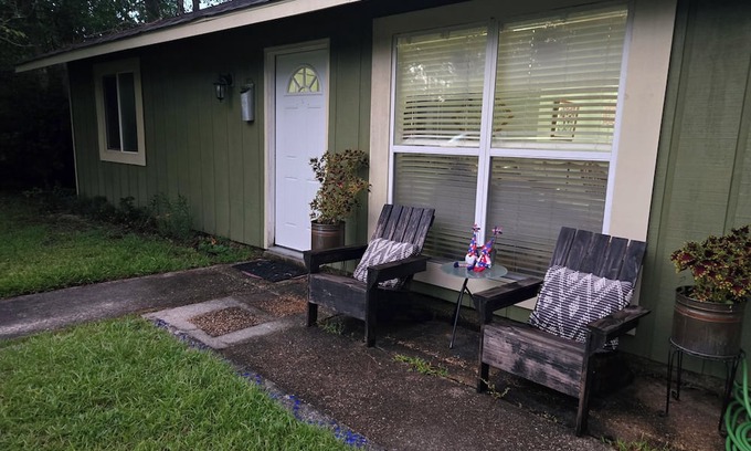 Diamondhead House | Charming 2bedroom house with WiFi in gorgeous Diamondhead. Family & pet friendly