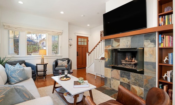 Laguna House | NEW Storybook Cottage, 1BD w/Office, Downtown, Walk Everywhere!