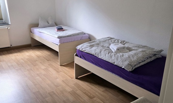 Zeitz Apartment | Large apartment with 3 bedrooms, kitchen and washi