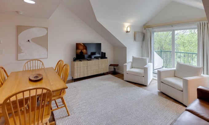 Lincoln House | Riverside Penthouse Condo