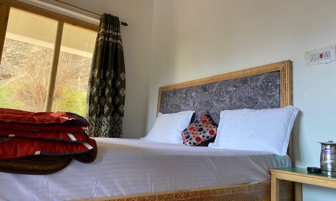 Leh Bed & Breakfast | Welcoming bed & breakfast with WiFi in charming Hunder