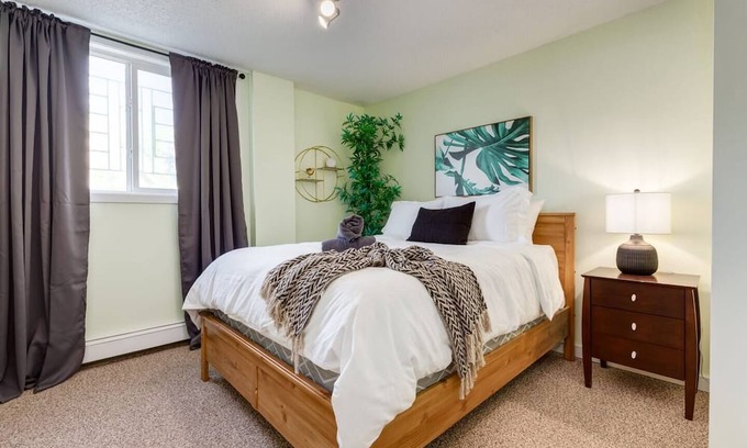 Crescent Heights Apartment | This apartment is a 1 bedroom(s), 1 bathrooms, located in Calgary, AB.