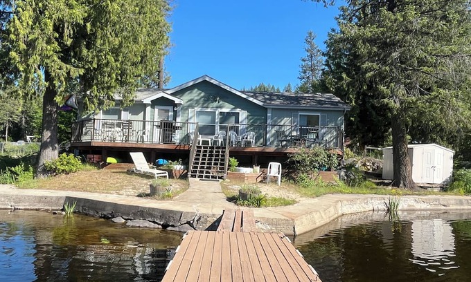 Newport Cabin | 3-bedroom lakefront cabin with WiFi, AC and a private dock. Bring the family!