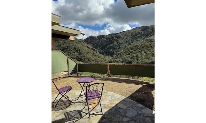 Malibu Apartment | Canyon View Apartment minutes from MALIBU beaches