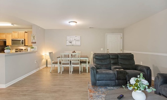 Stafford Apartment | Tucked away 2beds2baths condo in Stafford