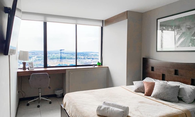 Puerto Santa Ana Apartment | Cozy 1-bedroom apartment with WiFi, AC & wonderfull views in lovely Guayaquil
