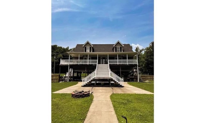 Winnsboro House | DuckedAway.Dreamy Lakefront Escape on Dutchman Creek!