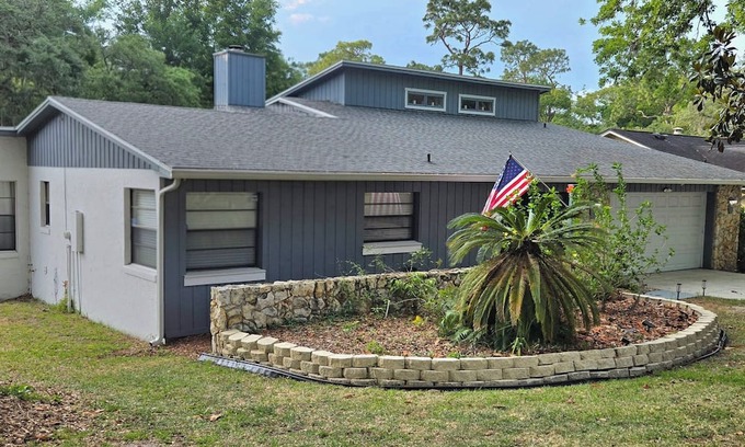 Wekiva Springs House | Charming 2-bedroom house near Wekiwa Springs State Park, pet friendly.