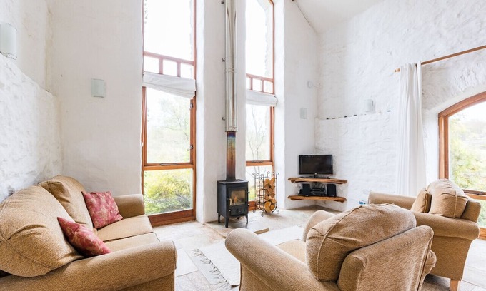 Goodwick House | Harmony Cottage - Two Bedroom House, Sleeps 4