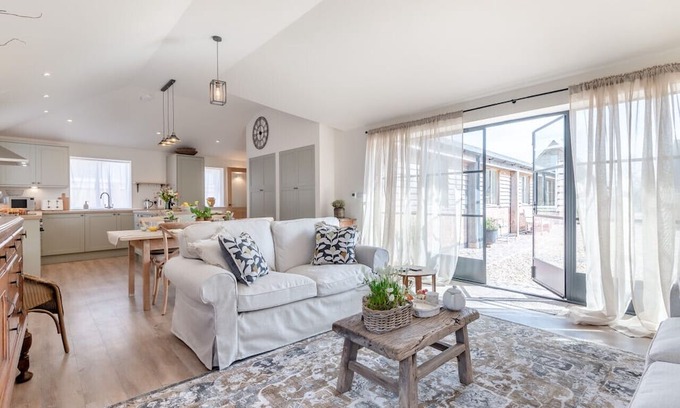 Shipston on Stour House | The Calf Pens-Honington