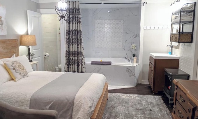 Harrison Hot Springs Hotel | 1-room suite | queen bed | accommodates 2 guests