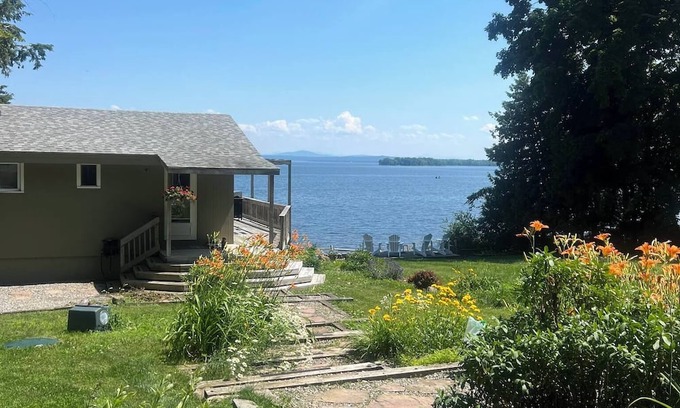 North Hero Cottage | Charming 3-bedroom cottage in beautiful North Hero, Vermont with WiFi