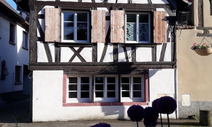 Scherwiller House | Gîte les hirondelles - typical Alsatian house