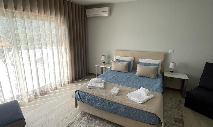 Cabanas de Baixo Apartment | Spacious 6-bedroom hotel suites with AC, WiFi in charming Torre de Moncorvo