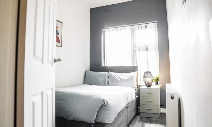 Liverpool House | Spacious 4Bedroom Entire House at Acanthus