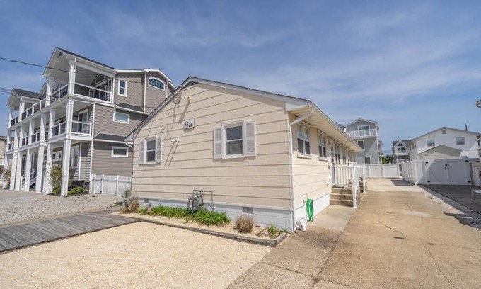 Townsend's Inlet House | Adorable 3 Bedroom located in the south end of Sea Isle. Two blocks to the beach.