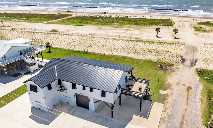 Grand Isle House | Sunstone Retreat- Coastal Realty Group