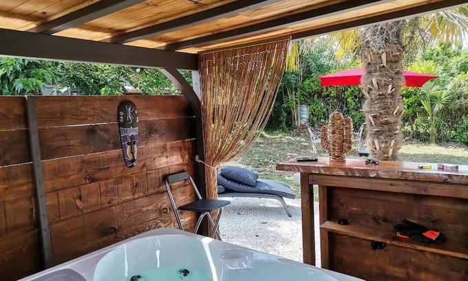 Nerac House | Love Room with Jacuzzi