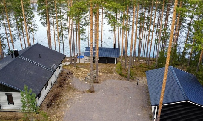 Lotjola Cabin | Villa Norppa rantasauna ja kylpypalju Punkaharjulla. Upea maisema Saimaalle.