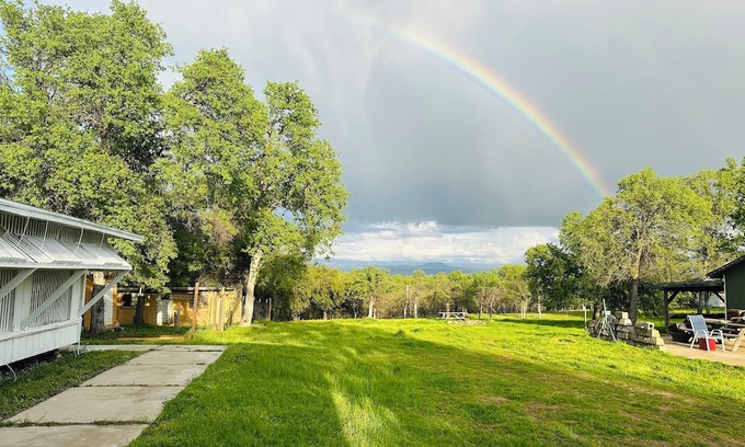 Cottonwood House | #3 Rustic 1-bedroom house with WiFi, Yoga Studio in serene Cottonwood