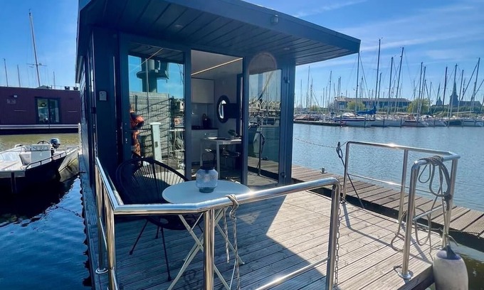 Monnickendam Boat Rental | Havenlodge Eclipse Monnickendam