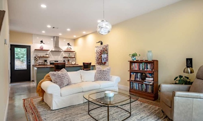 Downtown House | Sunshine Townhome 1BR/1.5BA 1 Block Downtown Bryan