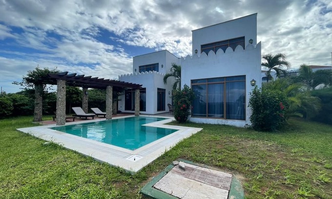 Mombasa Villa | Sultan Palace Nyali 4bedroom Beachfront Villa
