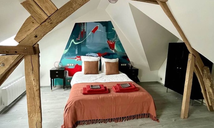 La Madelaine-sous-Montreuil Apartment | Gîte Ysé, sleeps 4