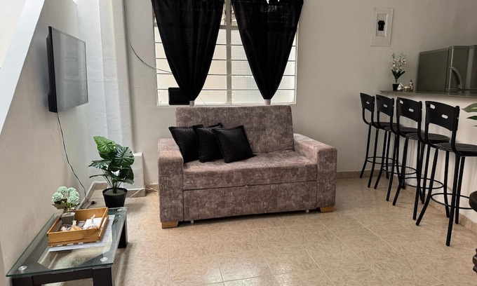 La America Apartment | Stylish apartment in laurels, premium location!
