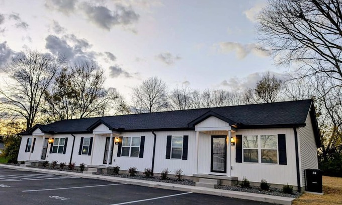 Washington Court House Apartment | Charming 2-bedroom apartment with AC, WiFi in Washington Court House