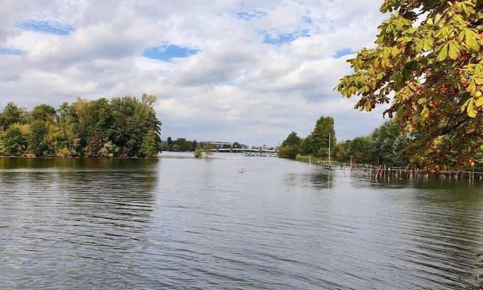 Hakenfelde Condo | Eiswerder - Inselwohnung in der Havel mit Balkon