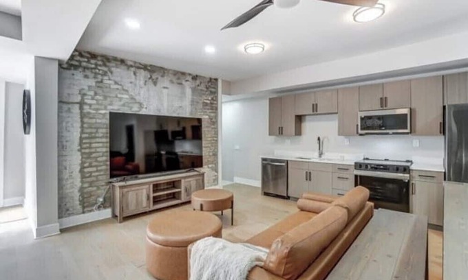 CUF Apartment | Little Mac- Brand New Modern Stay