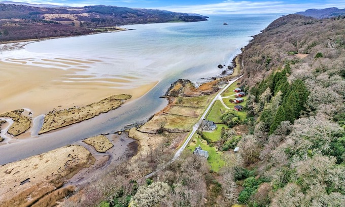 Lochgilphead Cottage | Finest Retreats | Lochead Cottage