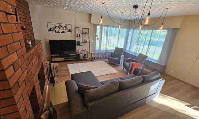 Mikkeli House | House in Haukivuori center with WiFi . Center – Walk to Lake, Restaurant & More