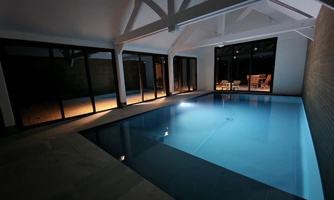 Plescop Cottage | Cottage du Golfe - 2 Lodgings - 18 persons - Indoor swimming pool