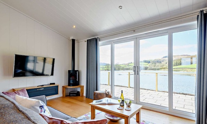 Sandyhills House | Holly Lodge At Bengairn
