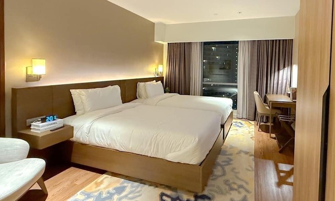 Downtown Condo | Chic 1-bedroom condo with fitness room, WiFi in welcoming Mandaluyong